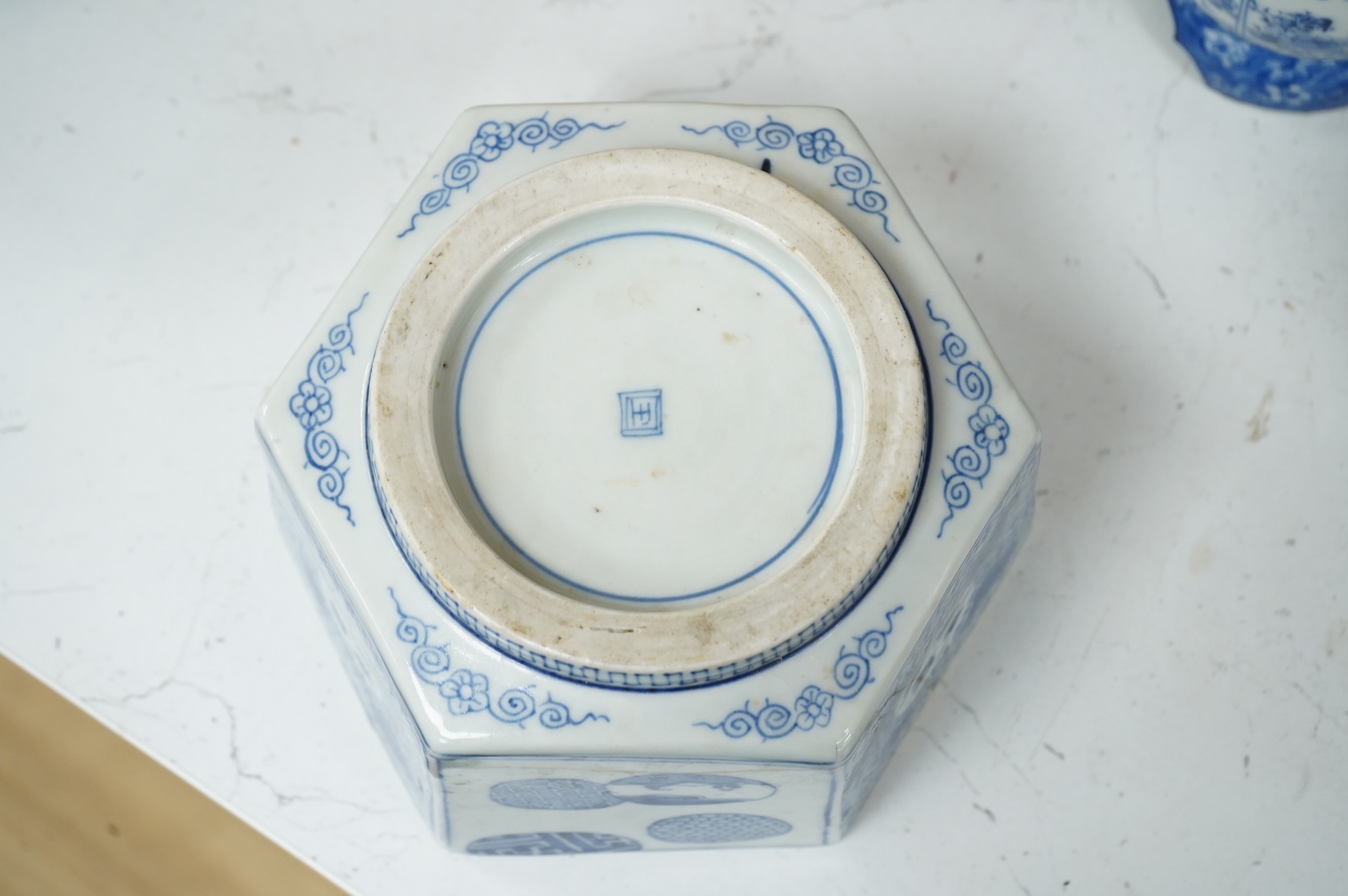 Mixed Japanese and Chinese bowls, vases and plates, largest 18cm diameter